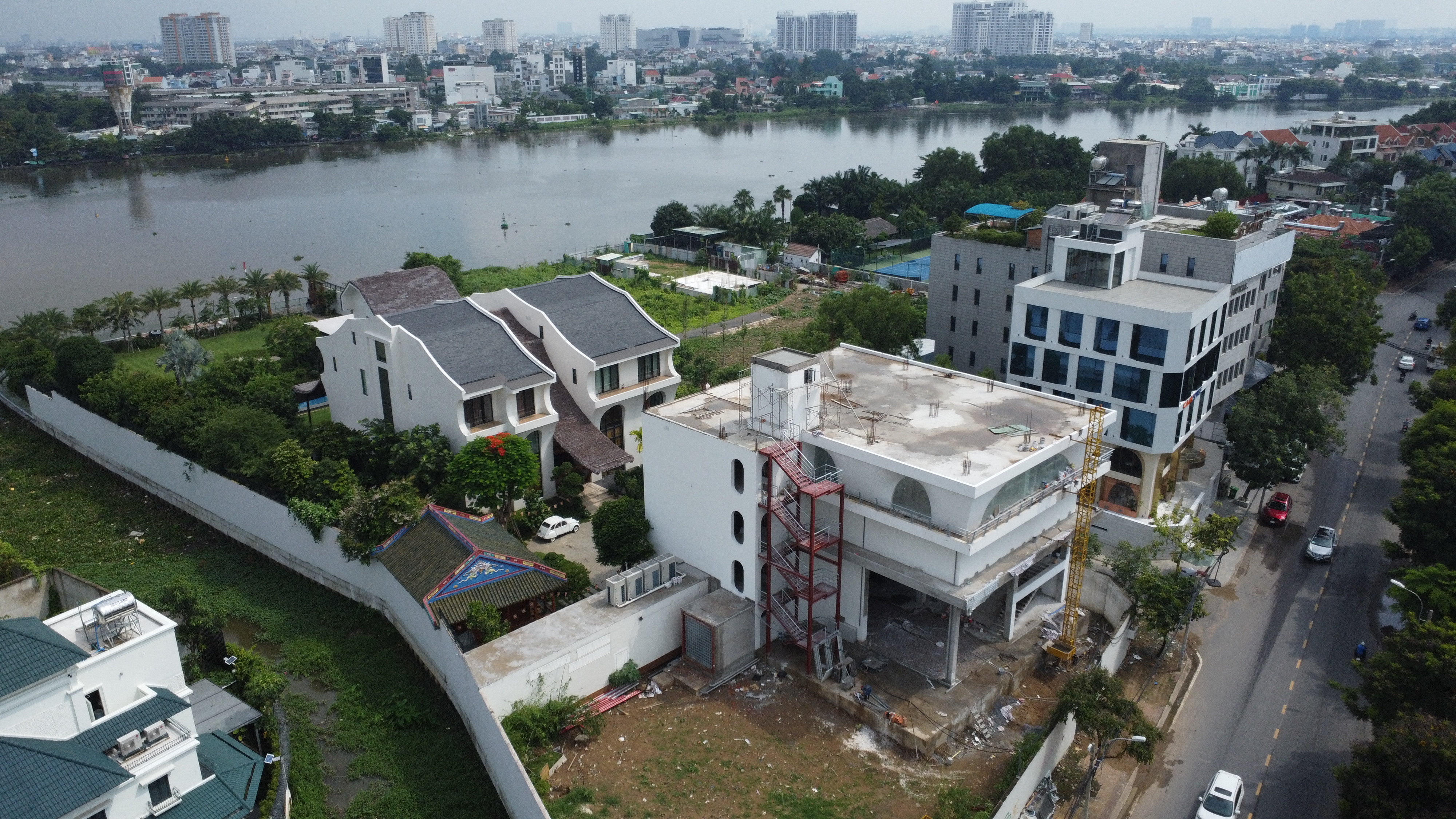 SHOWROOM THUỶ NGUYỄN